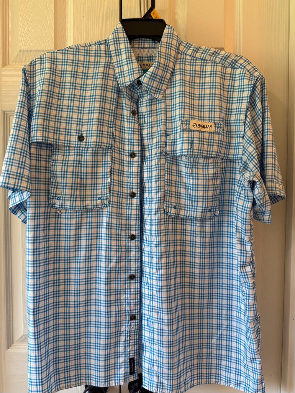 Magellan Outdoors Men’s Blue Plaid Short-Sleeve Button-Up Shirt size m
